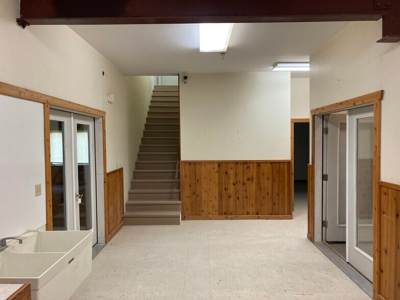 More Photos Of 5289 Rice Lake Rd, Duluth Freestanding For Sale