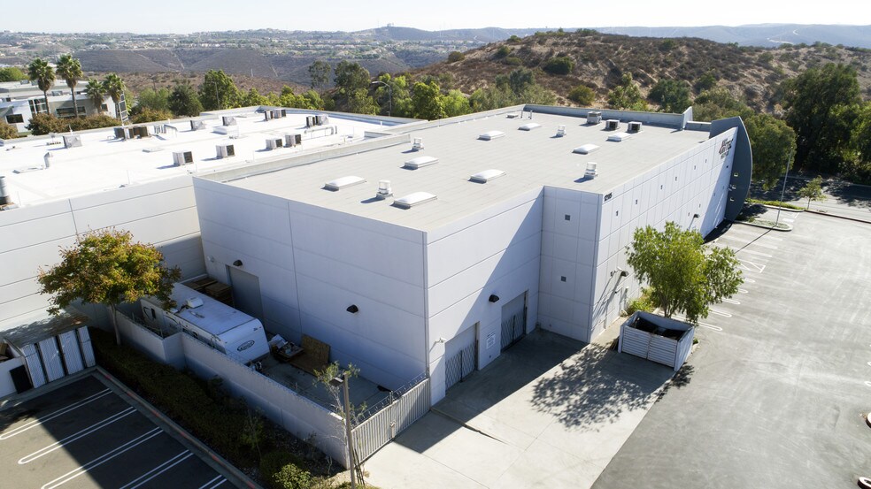 More Photos Of 12115 Paine St, Poway Warehouse For Sale