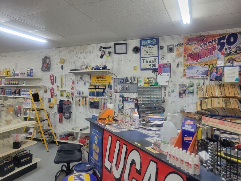 More Photos Of 118 Main St N, Stewartville Freestanding For Lease