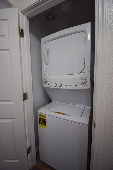 More Photos Of 8824-8828 SE Flavel St, Portland Apartments For Sale