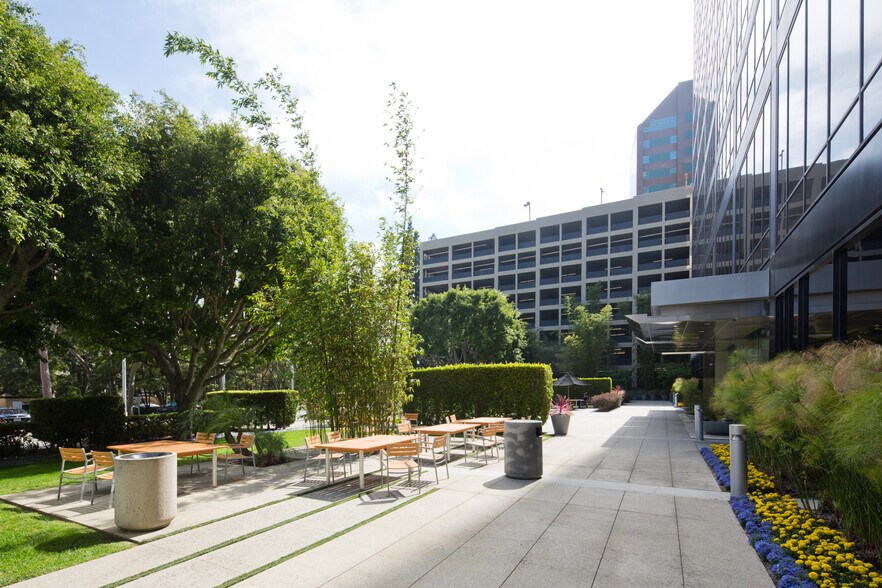 More Photos Of 10960 Wilshire Blvd, Los Angeles Office For Lease
