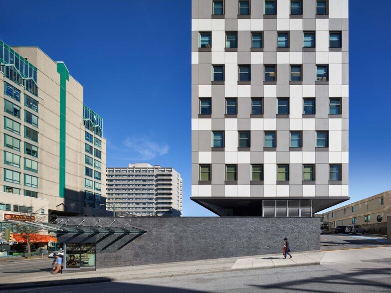 More Photos Of 750 W Broadway, Vancouver Medical For Lease