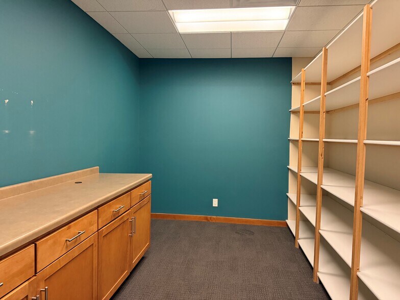 More Photos Of 2009 W Beltline Hwy, Madison Office For Lease