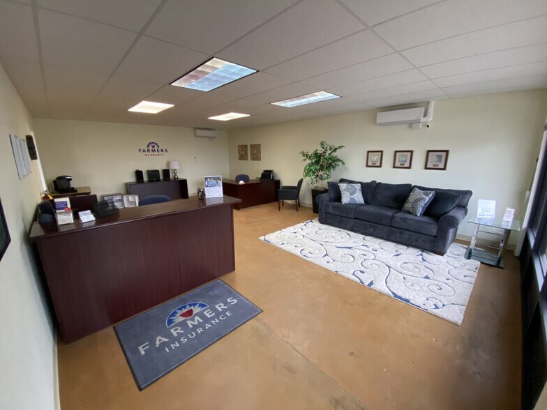 More Photos Of 5215 SE Flavel Dr, Portland Freestanding For Lease