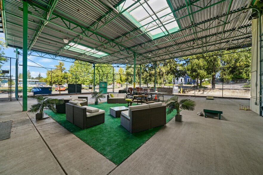 More Photos Of 2850-2860 Broadway St NE, Salem Medical For Lease