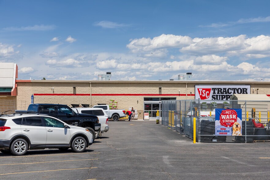 More Photos Of 2024 US Hwy 2 E, Kalispell Garden Center For Sale