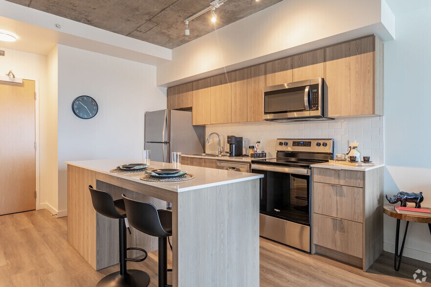 More Photos Of 11130 86 Av NW, Edmonton Apartments For Lease