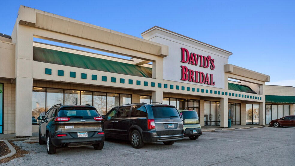 More Photos Of 26 Plaza Dr, Fairview Heights General Retail For Sale