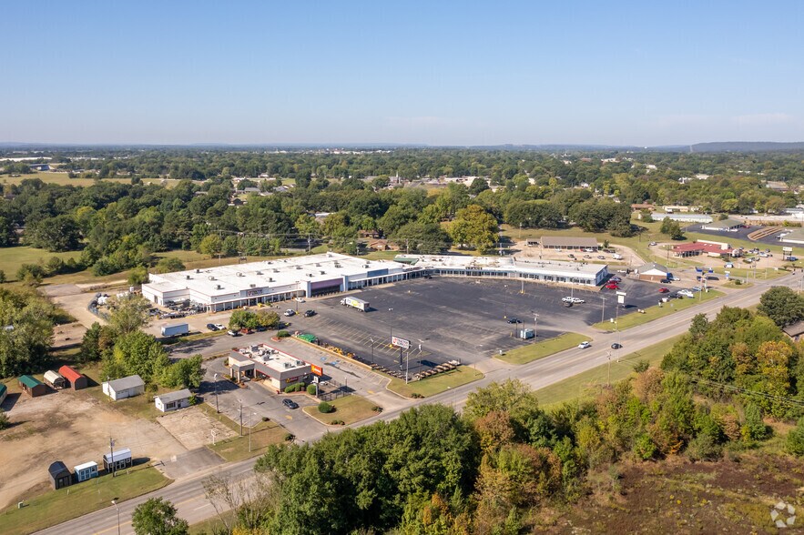 More Photos Of 1900 E Cherokee Ave, Sallisaw Storefront For Sale