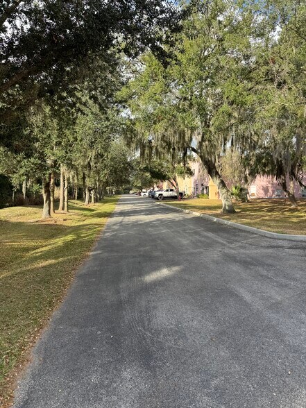 More Photos Of 801-893 Kings Hwy, Fort Pierce Light Manufacturing For Sale