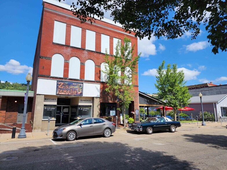 Primary Photo Of 13-17 N 4th St, Martins Ferry Light Distribution For Sale