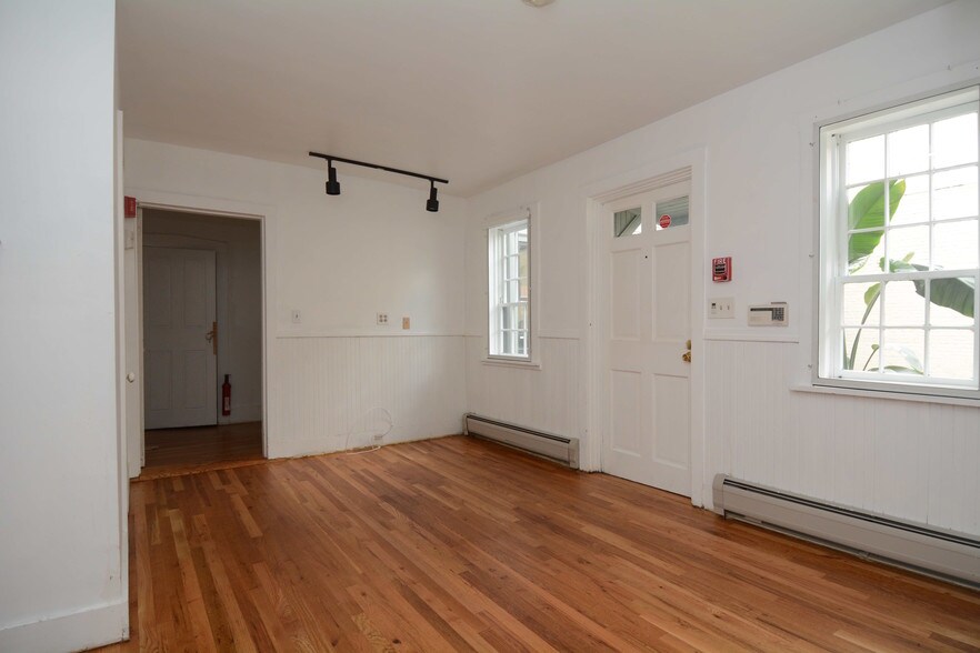 More Photos Of 393-395 Massachusetts Ave, Arlington Office For Sale