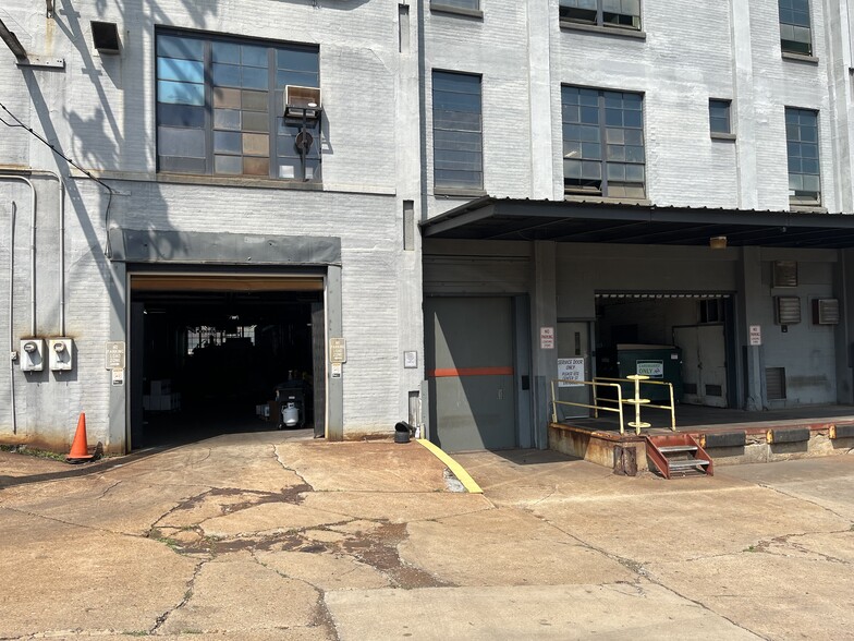 More Photos Of 300 S Center St, Springfield Manufacturing For Sale