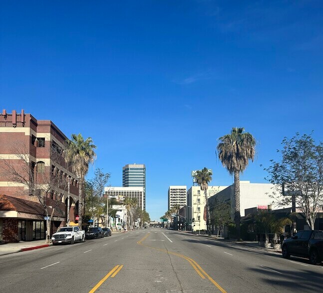 More Photos Of 15030 Ventura Blvd, Sherman Oaks Unknown For Lease