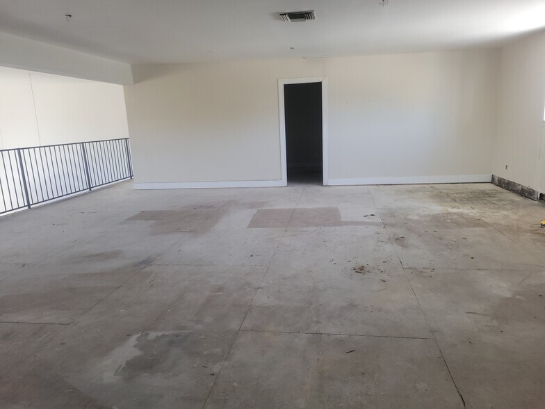 More Photos Of 2101 Pacific Coast Hwy, Lomita Storefront Retail Office For Lease
