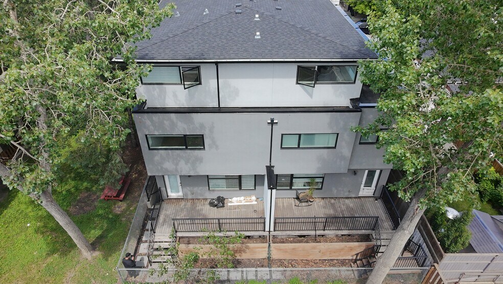 More Photos Of 613 3rd Ave NE, Calgary Apartments For Sale