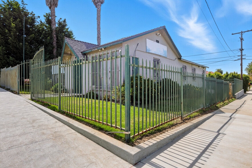 More Photos Of 7601 Crenshaw Blvd, Los Angeles Office For Lease