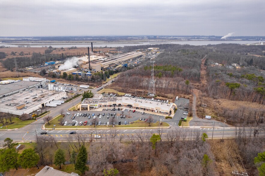 More Photos Of 881 Main St, Sayreville Freestanding For Lease