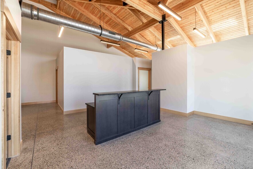 More Photos Of 8512 N Wayne Dr, Hayden Flex For Lease