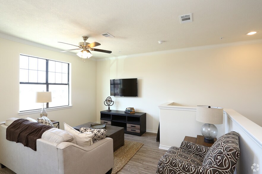 More Photos Of 2888 Nash St, Bryan Apartments For Sale