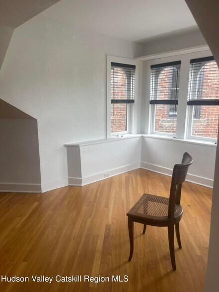 More Photos Of 420 Warren St, Hudson Office For Sale