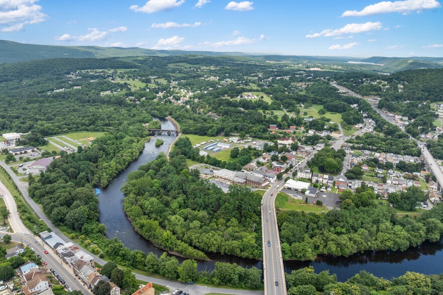 More Photos Of 500 Bridge St, Weissport Restaurant For Sale