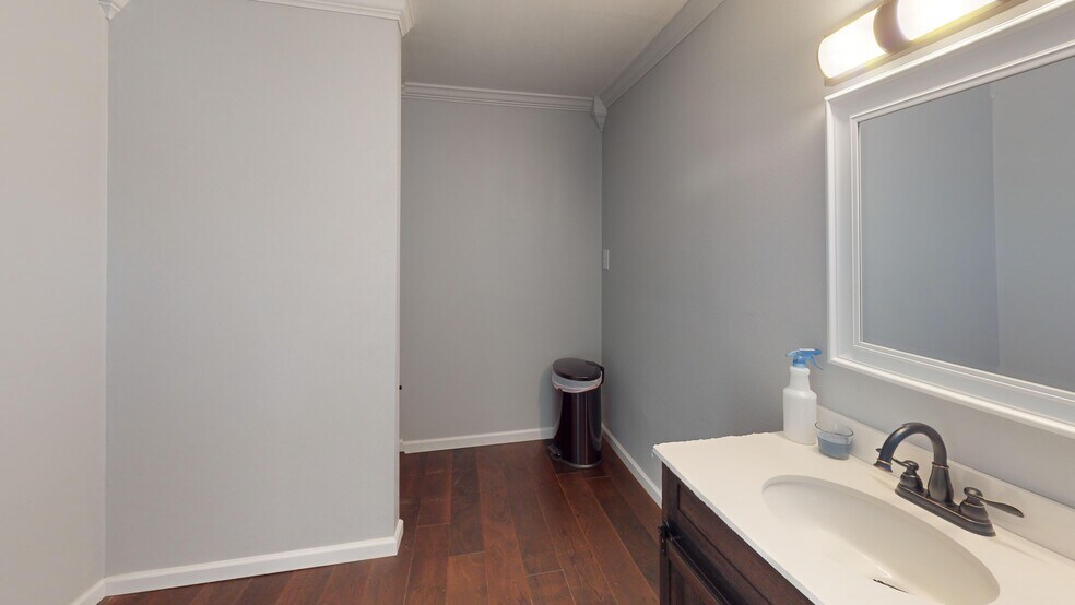More Photos Of 8117 US Highway 69 N, Tyler Office For Lease