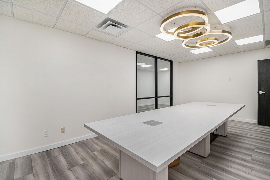 More Photos Of 45 South Ave SE, Marietta Loft Creative Space For Lease