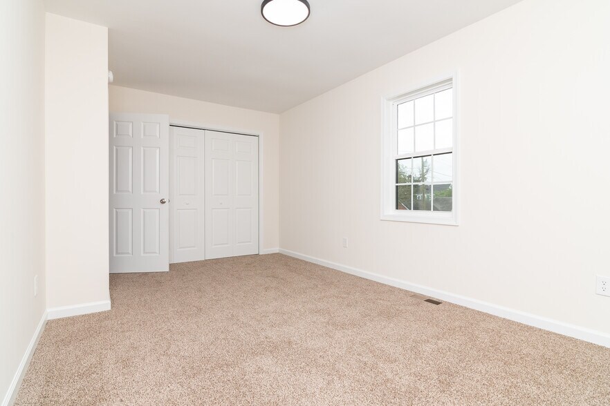 More Photos Of 105 E Adams St, Georgetown Apartments For Sale