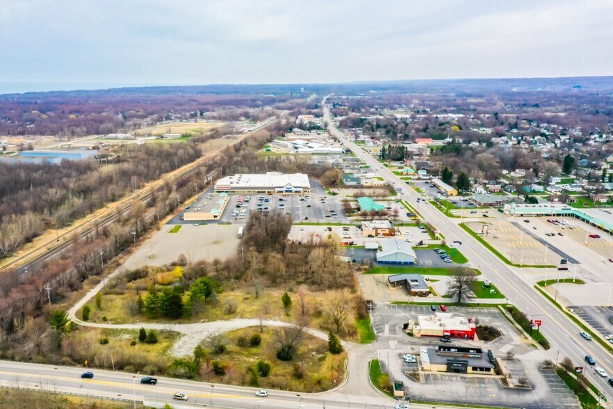 More Photos Of 4500-4510 Buffalo Rd, Erie Supermarket For Lease