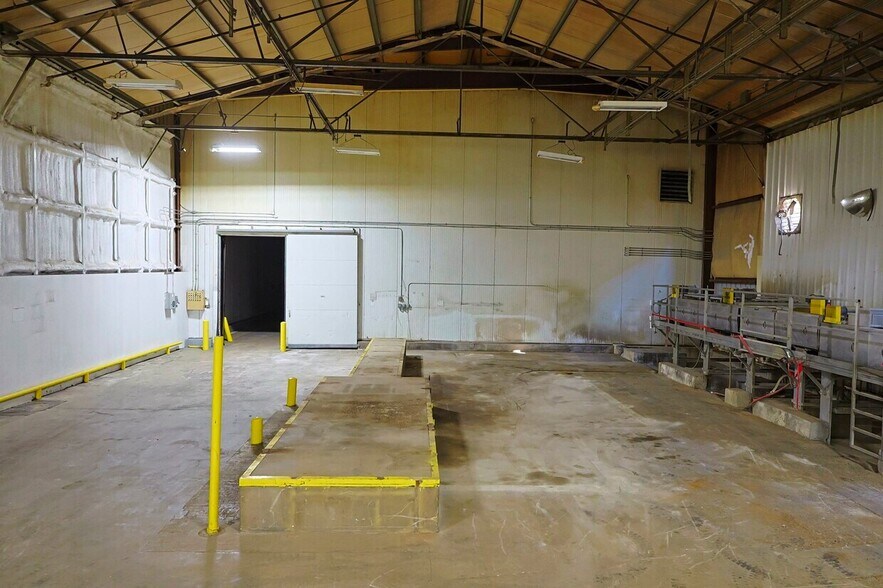More Photos Of 301 G St, Exeter Landfill For Sale