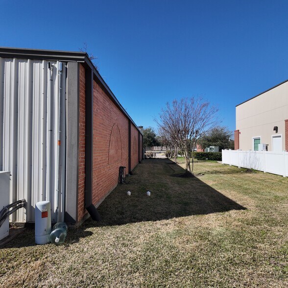 More Photos Of 2401 FM 646, Dickinson Medical For Sale