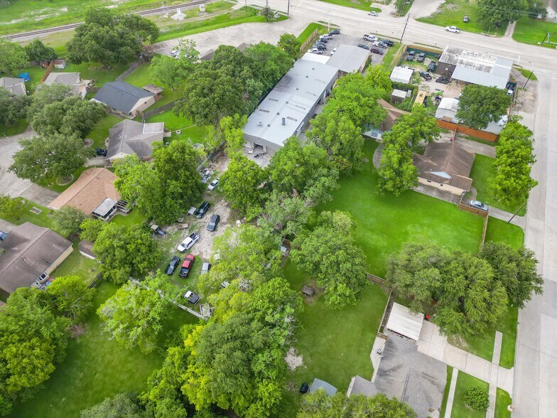 More Photos Of 1415 Massey Tompkins Rd, Baytown Industrial For Sale