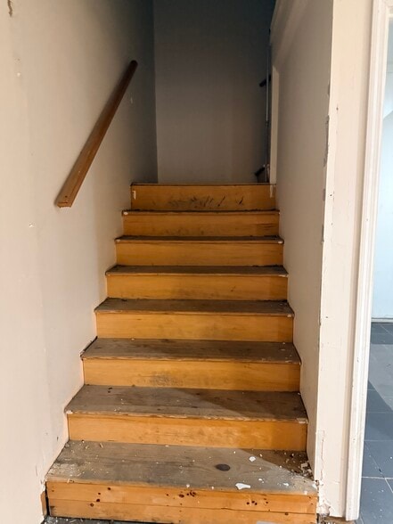 More Photos Of 106 Free Hill Rd, Hendersonville Warehouse For Lease