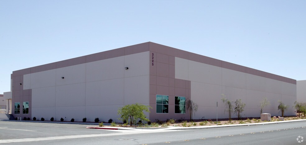 More Photos Of 3225 W Post Rd, Las Vegas Warehouse For Lease