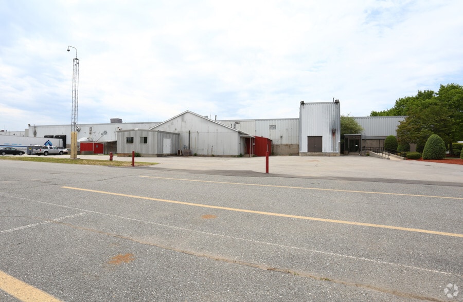 More Photos Of 40 Fordham Rd, Wilmington Warehouse For Lease