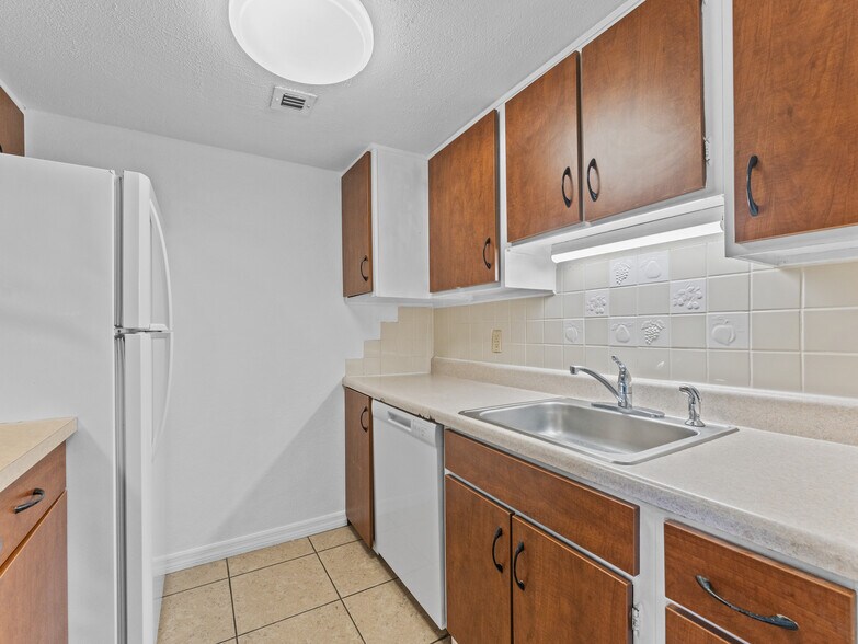 More Photos Of , Saint Petersburg Unknown For Sale