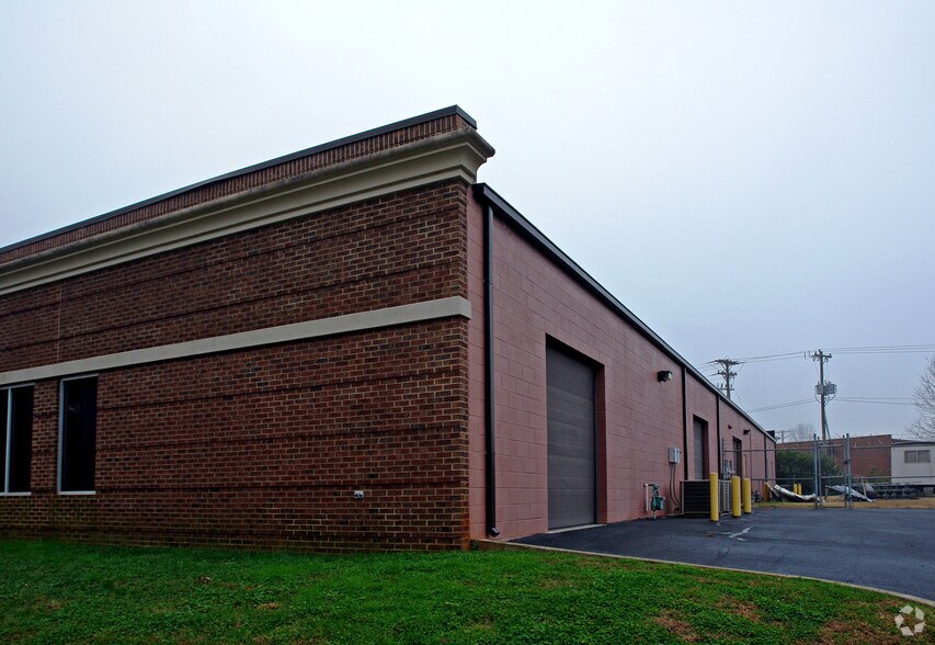 More Photos Of 8030 England St, Charlotte Light Manufacturing For Lease