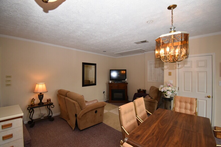 More Photos Of 100 Brenda Ave, Danville Medical For Sale