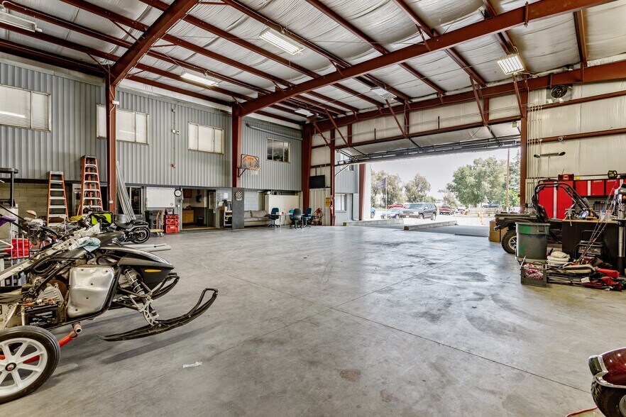 More Photos Of 3535 S Irving St, Sheridan Warehouse For Lease