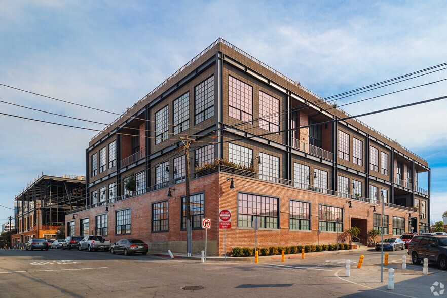 More Photos Of 136-142 Oregon St, El Segundo Research And Development For Lease
