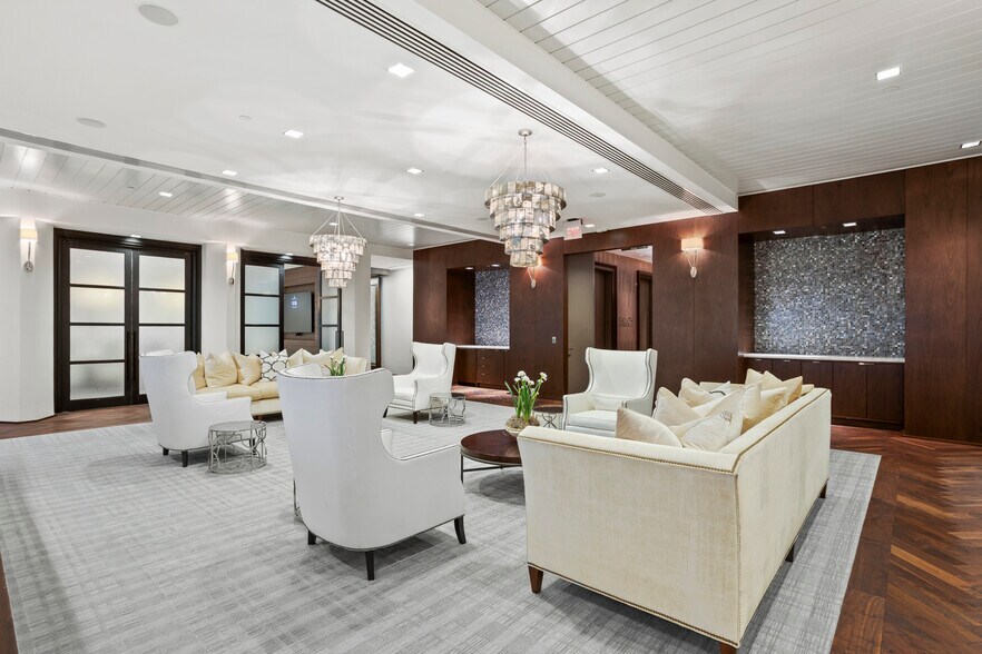 More Photos Of 188 E Capitol St, Jackson Office For Lease