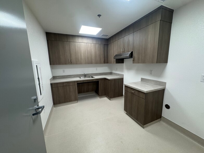 More Photos Of 910 Airport Rd, Santa Ynez Industrial For Lease