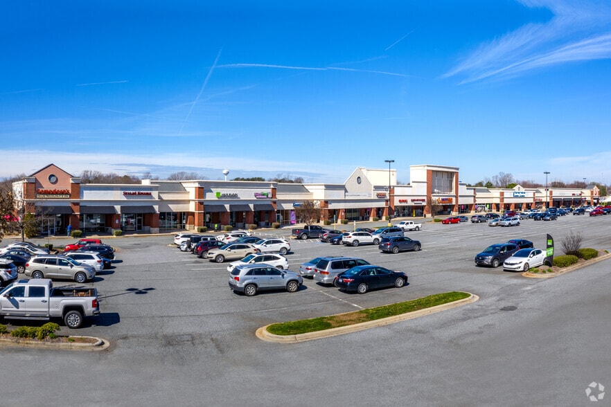 More Photos Of 168 Norman Station Blvd, Mooresville General Retail For Lease