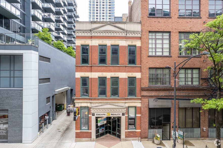 More Photos Of 158 W Erie St, Chicago Office For Sale