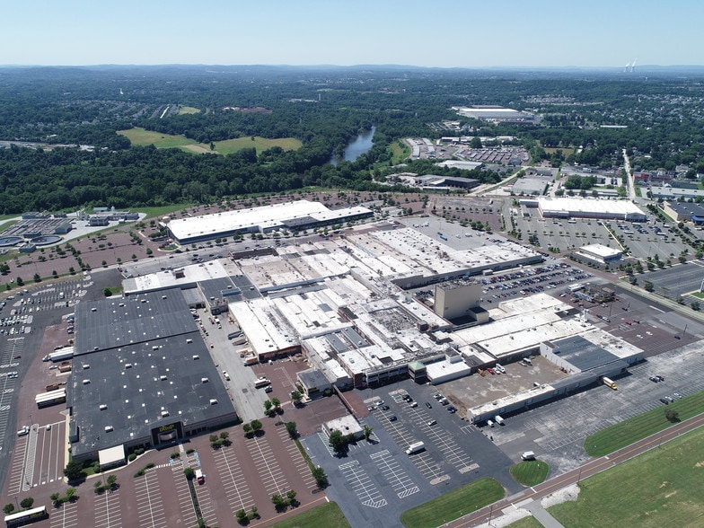 More Photos Of 122 Mill Rd, Oaks Warehouse For Lease