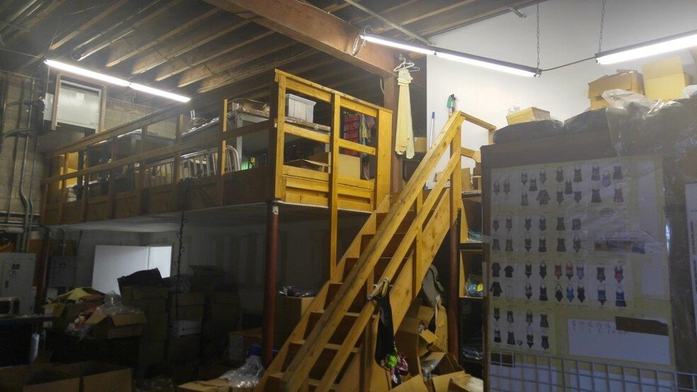 More Photos Of Midland Ave, Hicksville Warehouse For Sale