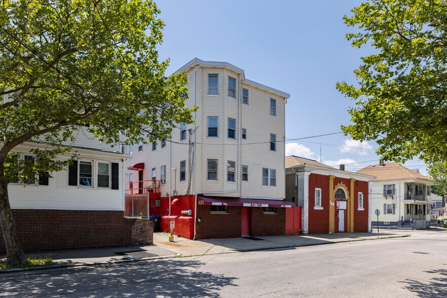 Primary Photo Of 622 Union Ave, Providence Multifamily For Sale