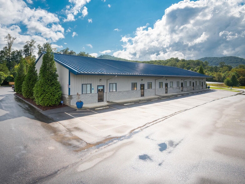 More Photos Of 6 Celtic Dr, Arden Warehouse For Lease