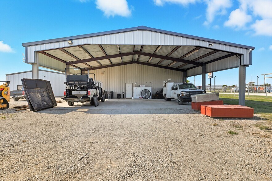 More Photos Of 16430 W US Highway 380, Ponder Warehouse For Sale